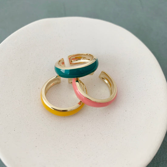 Daphne Peach 18k Gold Enamel Ring