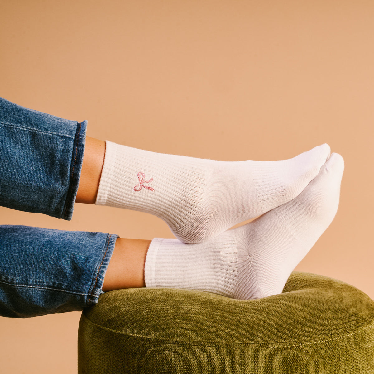 Embroidered Pink Bow Socks